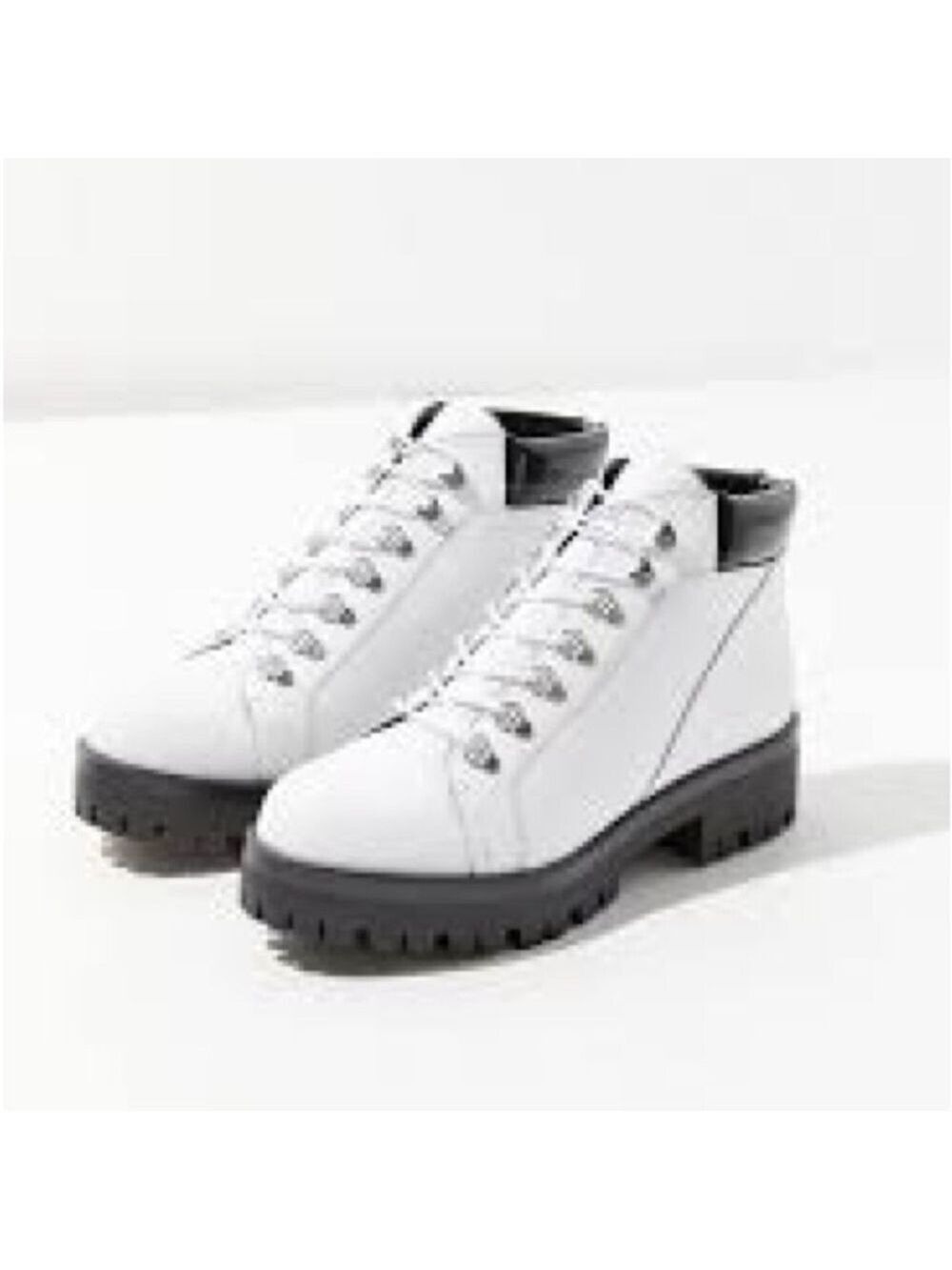 Women’s Urban Outfitters White Combat Faux Leather Boots Size 8 US!